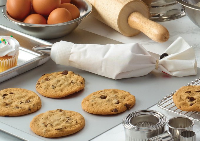 Winco PBC-12 12" Cotton Pastry Bag With Plastic Coating