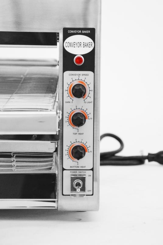 Omcan Conveyor Toaster Oven with 14″ Belt – 3.6kW, 240V, 1Ph