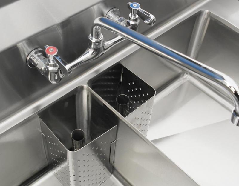 Omcan 43791 - 24" x 24" x 14" Two Tub Sink with 3.5" Center Drain and No Drainboard