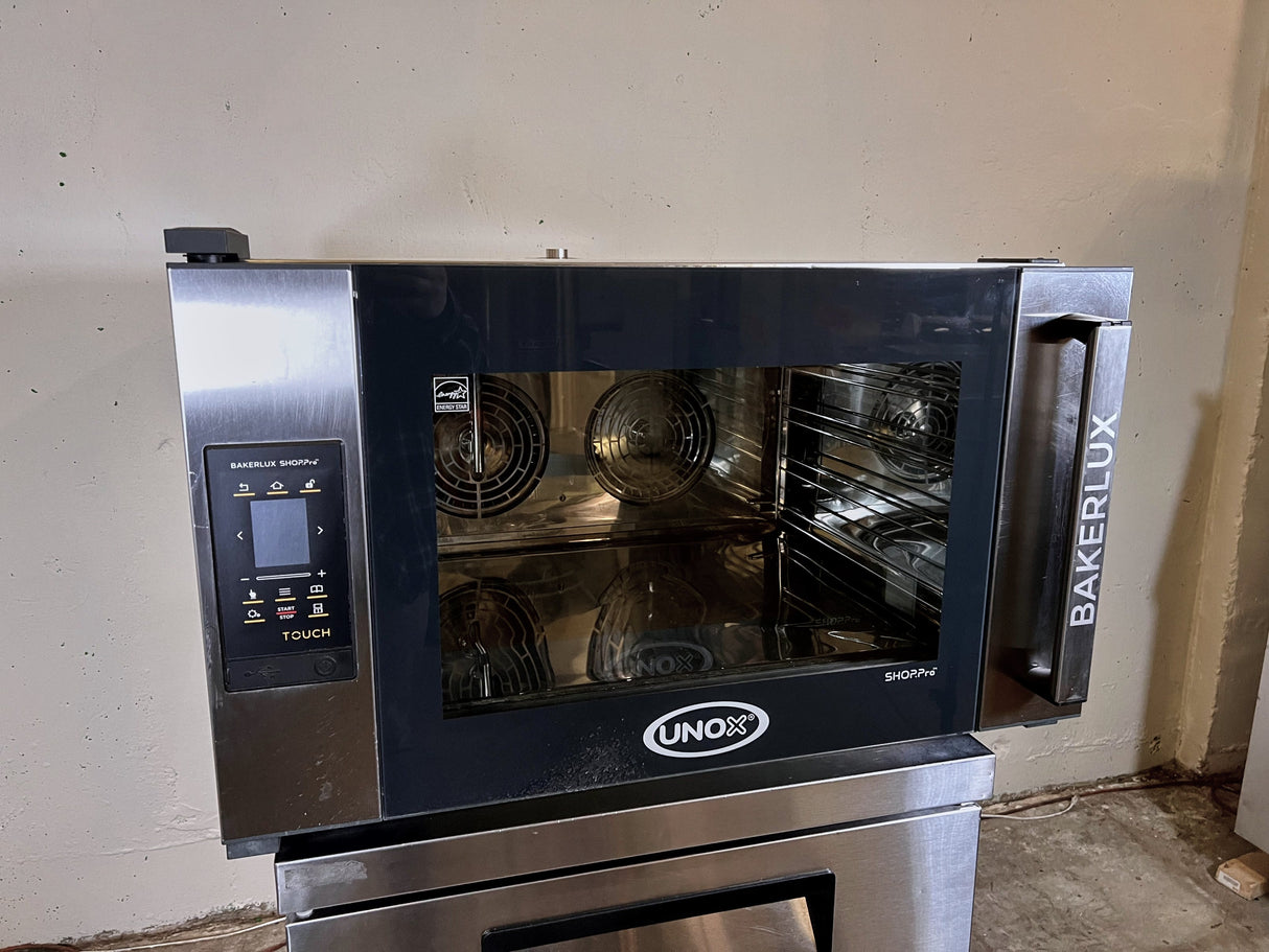 Unox XAFT-04FS-ETRV Countertop Digital Electric Convection Oven