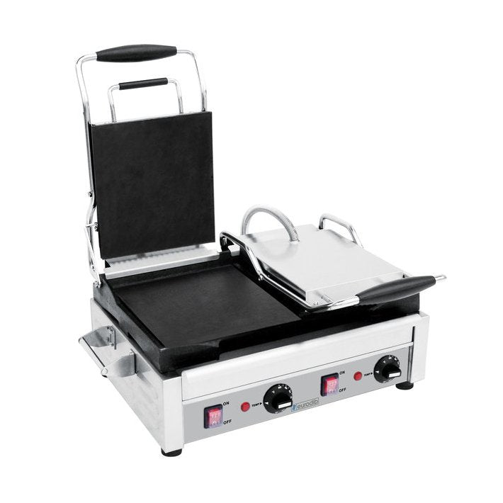 Eurodib SFE02360 Commercial Double Smooth Sandwich Grill - 3200Watts