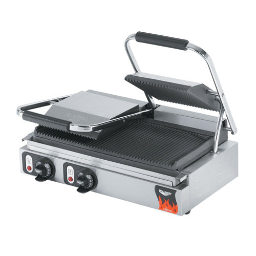 Vollrath 40795 Cayenne 15″ Double Grooved Sandwich Grill – 208V - VRS Restaurant Equipment & Supply Store