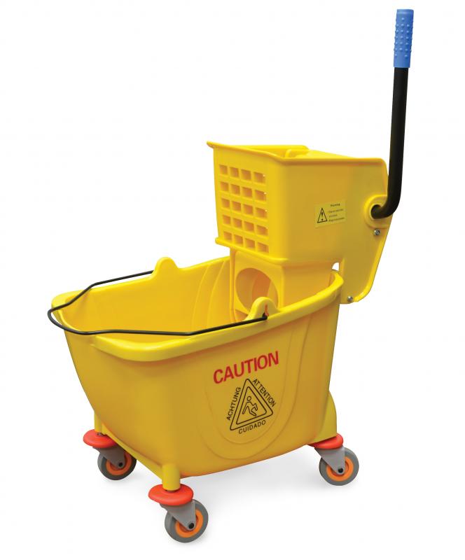Omcan Yellow Single Bucket Mop Wringer with 32 L Capacity
